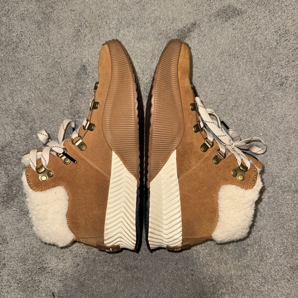 Sorel Women's Out 'N About III Conquest Boots Tan Suede Waterproof - Picture 5 of 7